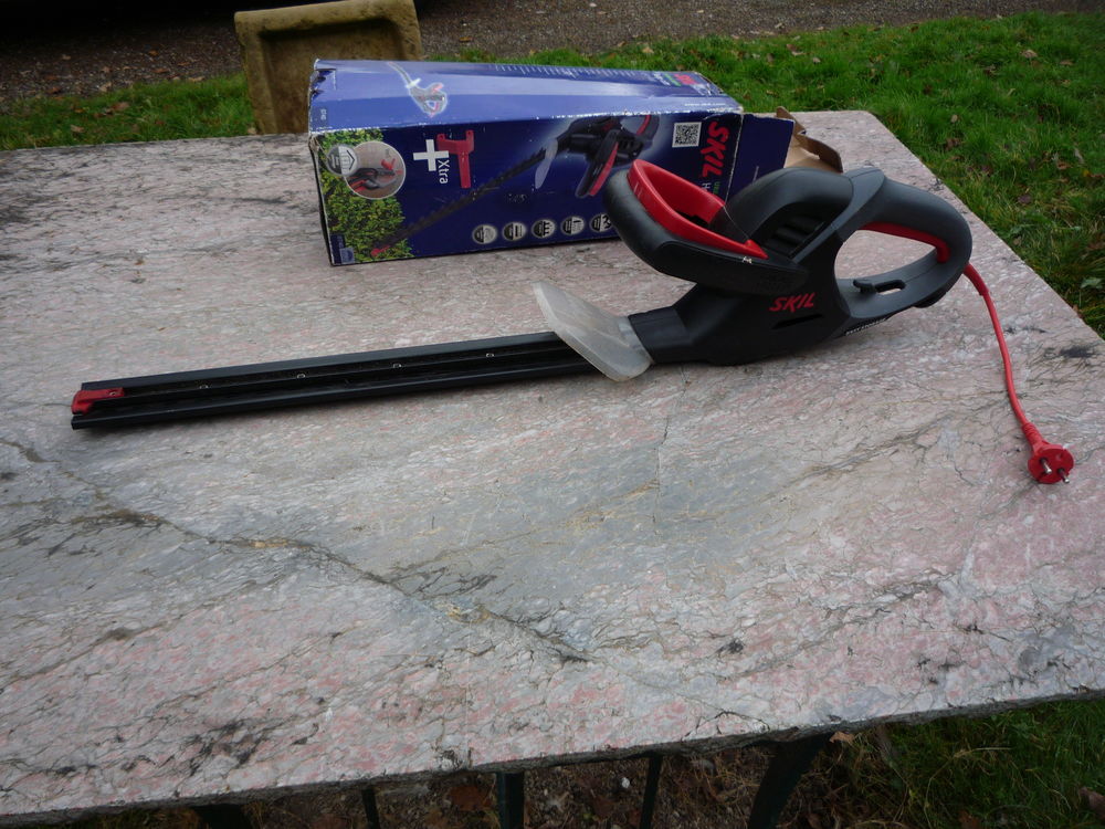 Taille haie SKIL lame 55cm Bricolage