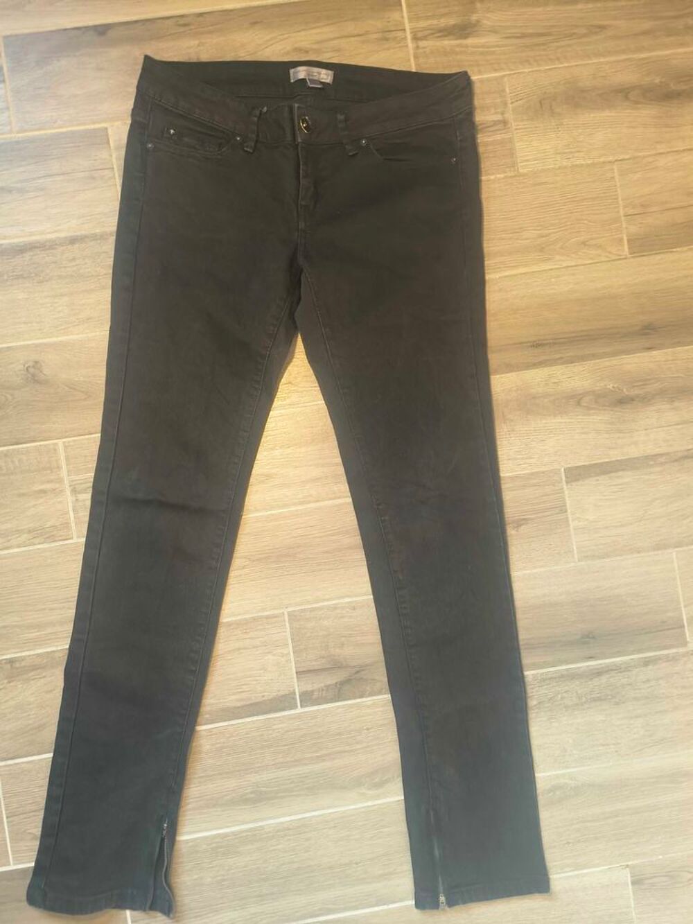 €‹Jean Noir Slim Zipp&eacute; aux Chevilles €" Pen&eacute;lope &amp; M&oacute;nica Cruz for MNG (Taille 40) Vêtements