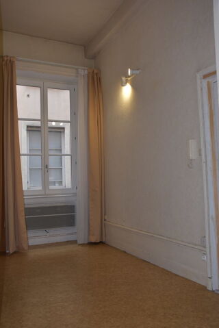  Appartement à louer 1 pièce 16 m²