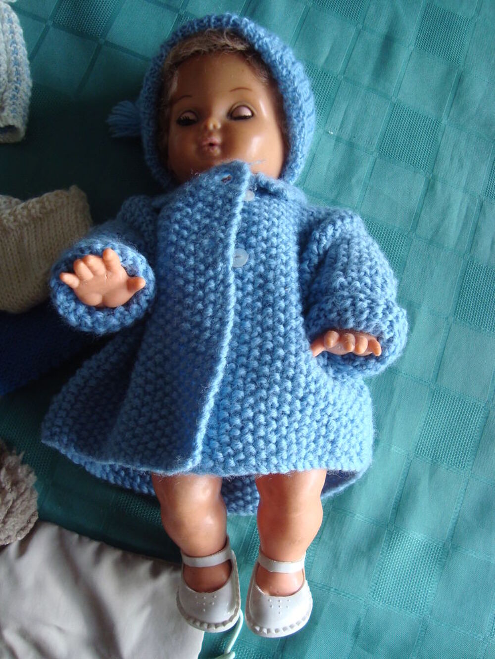PETITE POUPEE ANCIENNE AVEC SES VETEMENTS
ANNEE 1950/60 