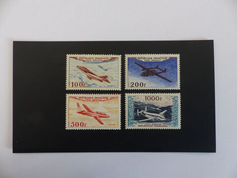 POSTE  AERIENNE  30 / 33  NEUFS **  COTE  400 � 64 Le Havre (76)