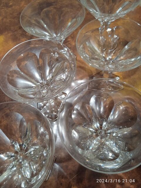 Coupes en cristal  100 N�mes (30)