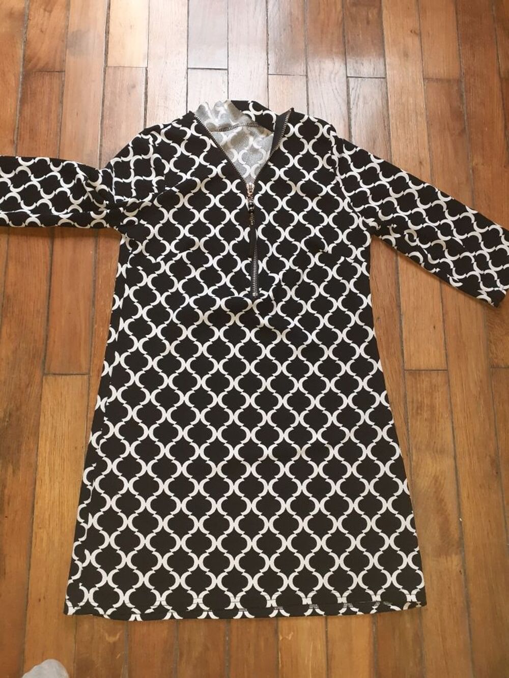 robe ou tunique avec fermeture &eacute;clair sur le devant &eacute;tat neuf taille S Vêtements