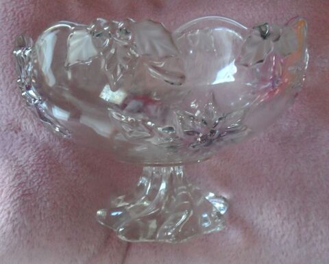 Tr�s joli plateau et coupe en verre vintage AN 60/70
60 Castries (34)