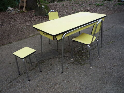 Chaise/ tabouret moderniste formica jaune/cuisine/séjour(R) 25 Castres (81)