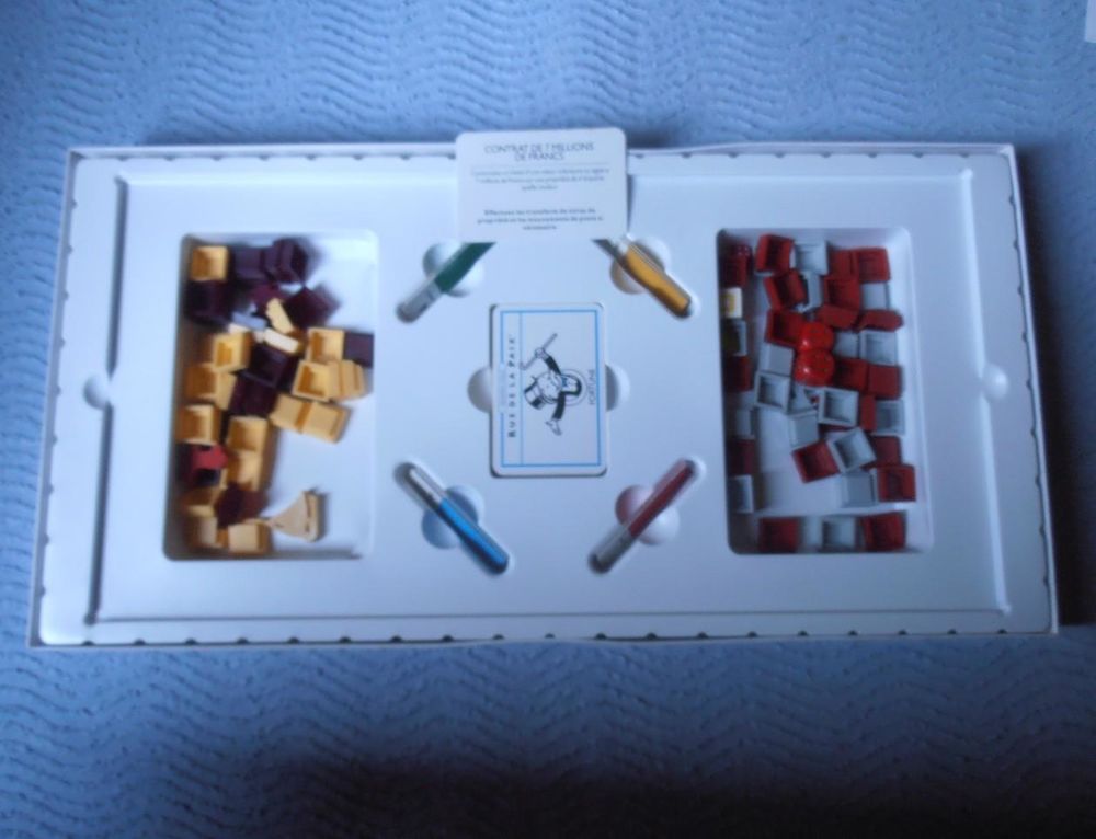 Coffret jeu de soci&eacute;t&eacute; Vintage : Rendez-vous Rue de la Paix
Jeux / jouets