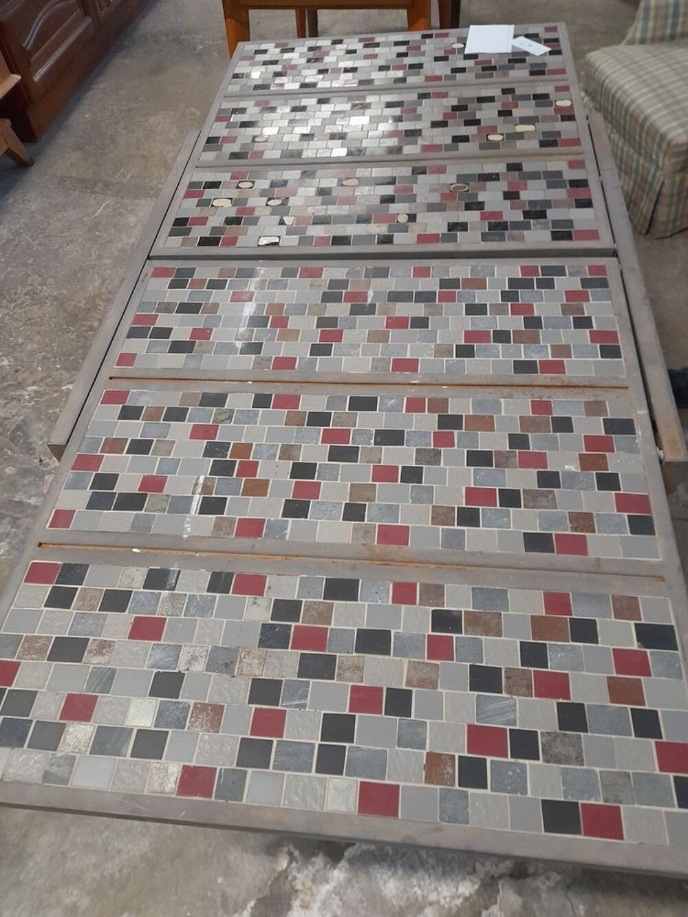 TABLE A RALLONGE AVEC PLATEAU EN MOSAIQUE Meubles