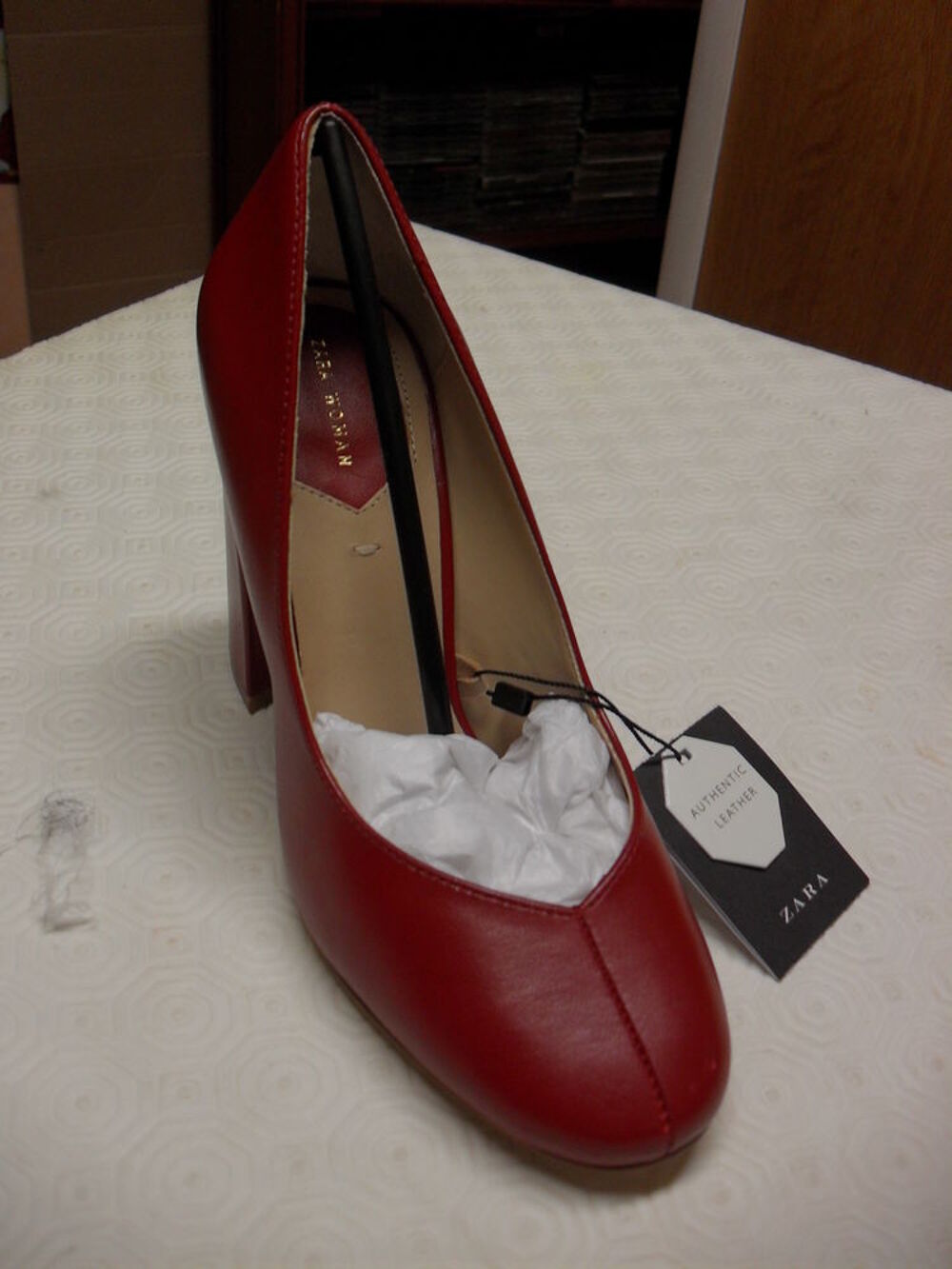 Escarpins Zara, neufs, jamais port&eacute;s Chaussures