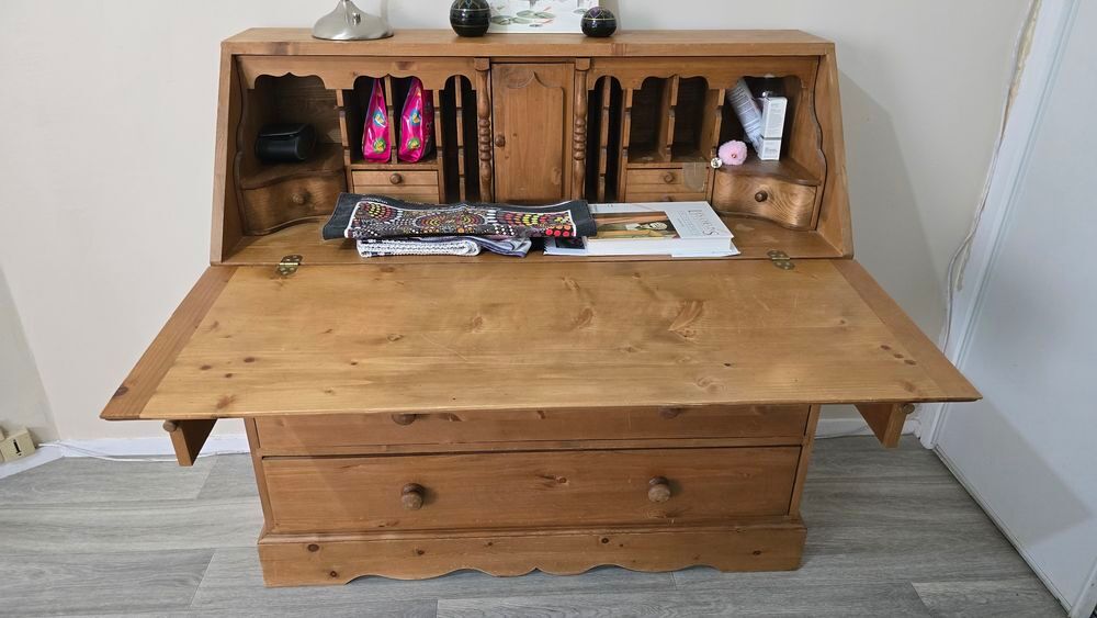 une chambre et bureau en pin massif Meubles