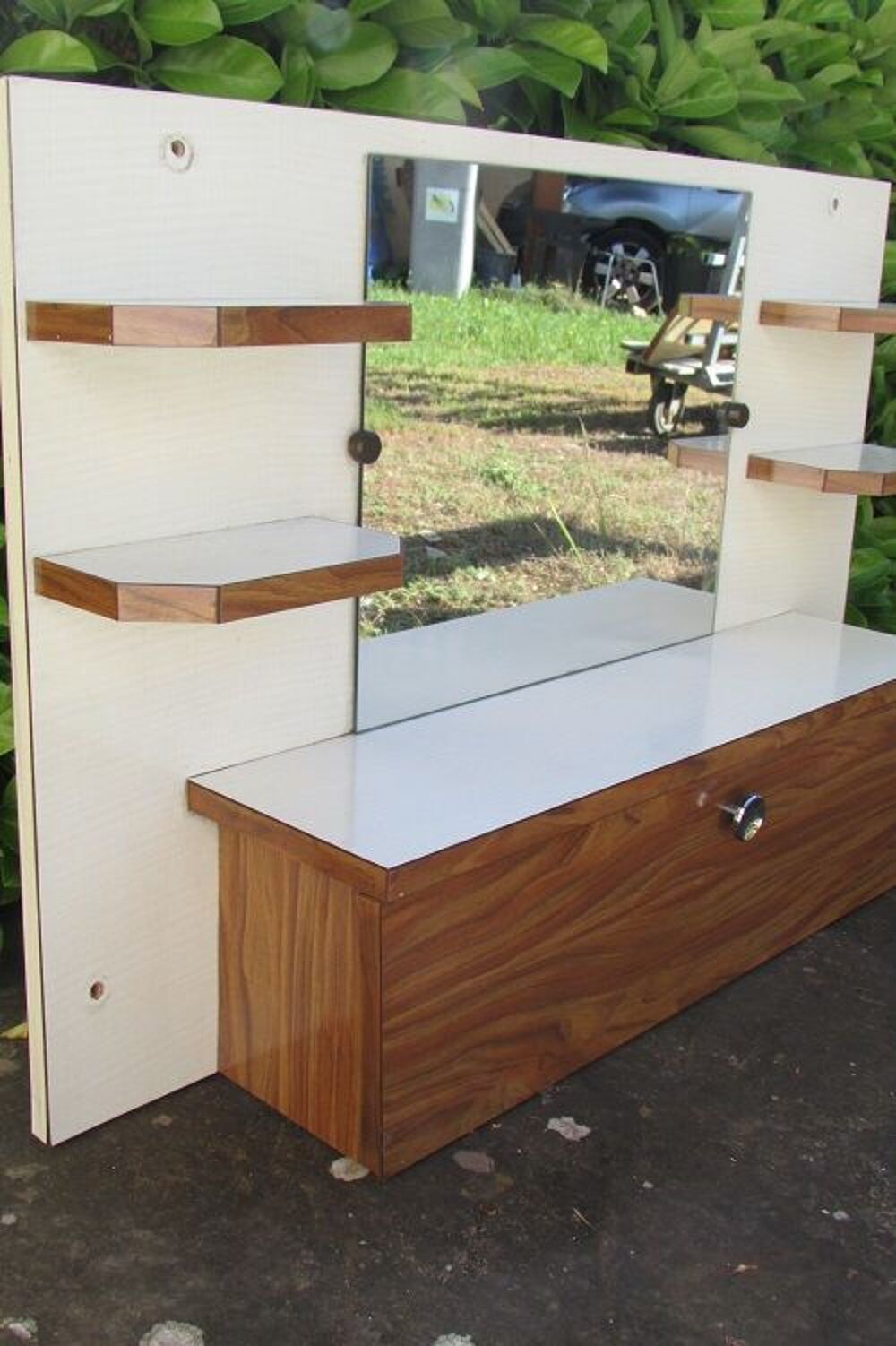Miroir et &eacute;tag&egrave;res murales, vintage en formica Meubles