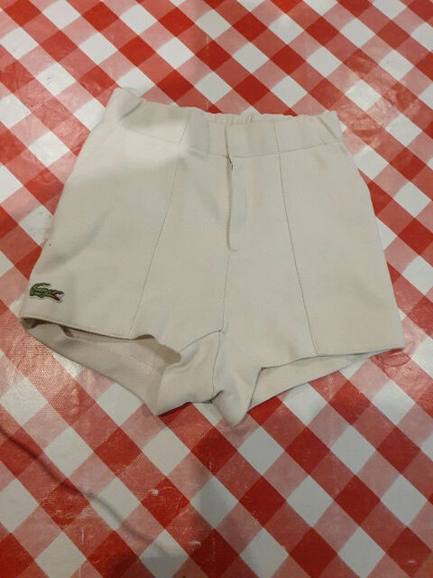Short blanc lacoste - 6 ans 
4 Aubvillers (80)