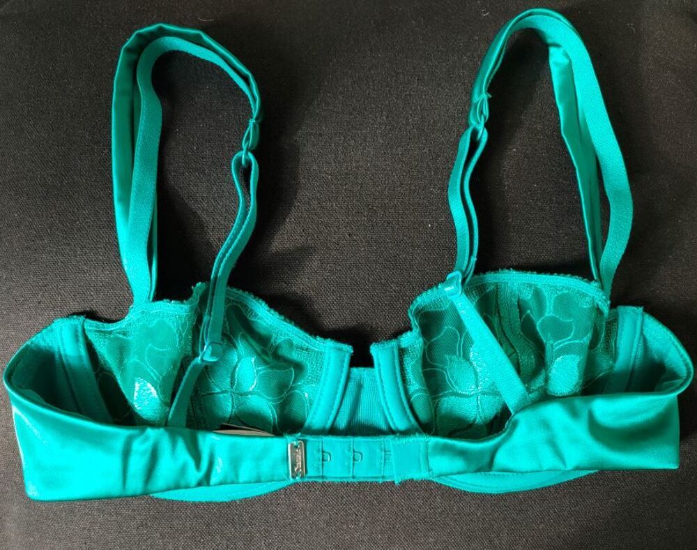 Soutien-gorge "Chantelle" 85 B - Bonnets voile dentelle vert Vêtements
