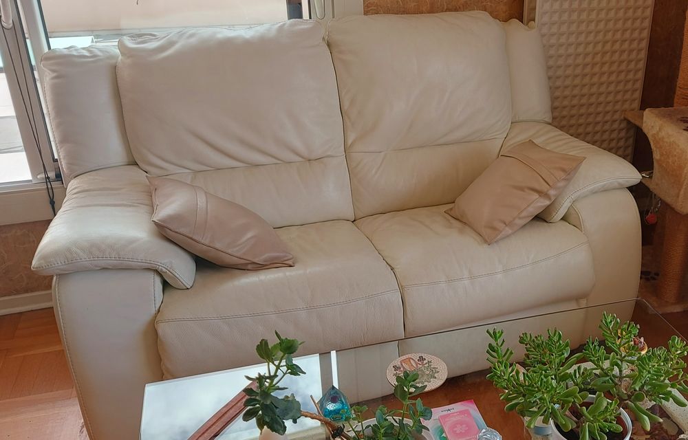 CANAPE CUIR BLANC ET FAUTEUIL Meubles