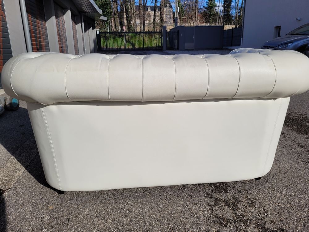 Canap&eacute; chesterfield Meubles