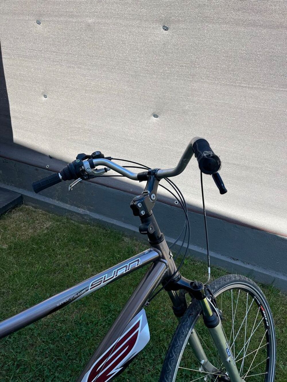 v&eacute;lo vtc marque Sunn Sports