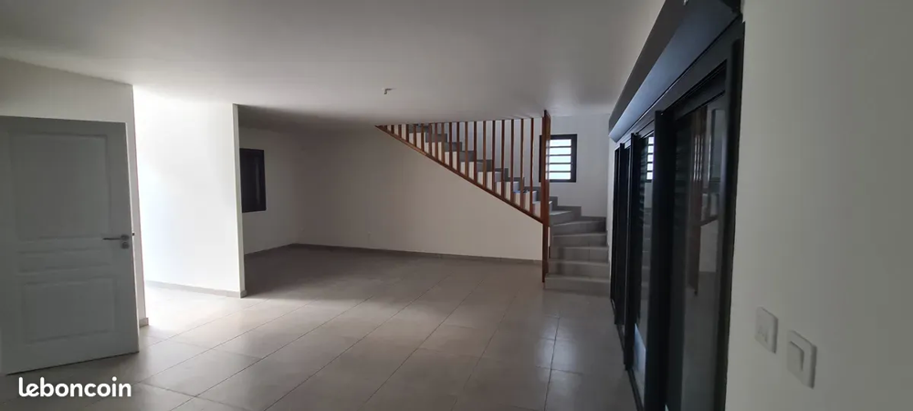 Vente Villa VILLA NEUVE  F 4  St Pierre 974  REUNION  DEFISC Saint-pierre