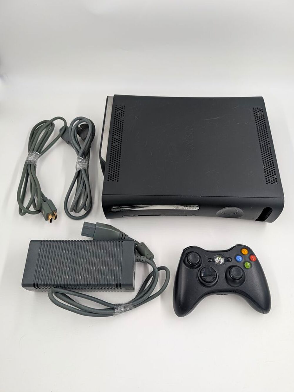 Console Xbox 360 noire 120 GO + c&acirc;ble HDMI, c&acirc;ble alim... Consoles et jeux vidéos