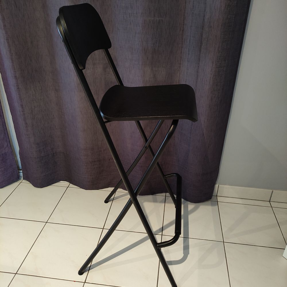 Table mange debout + 4 chaises Meubles