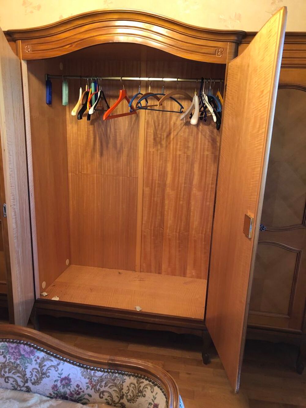 Armoire en merisier Meubles