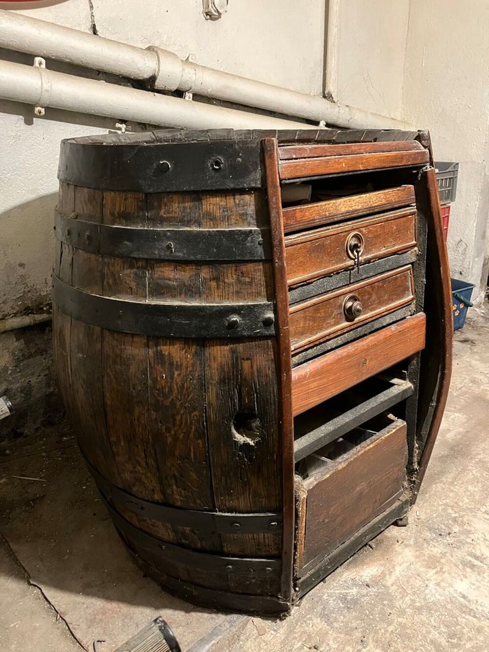   TONNEAU CHENE aménagé. 