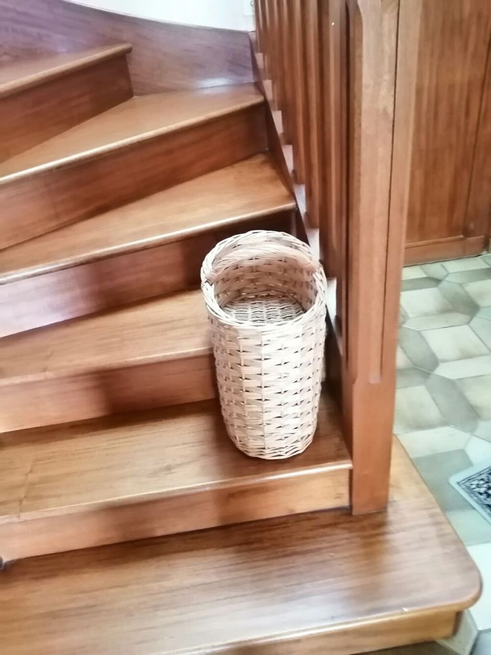 panier osier pour escalier
tbe Décoration