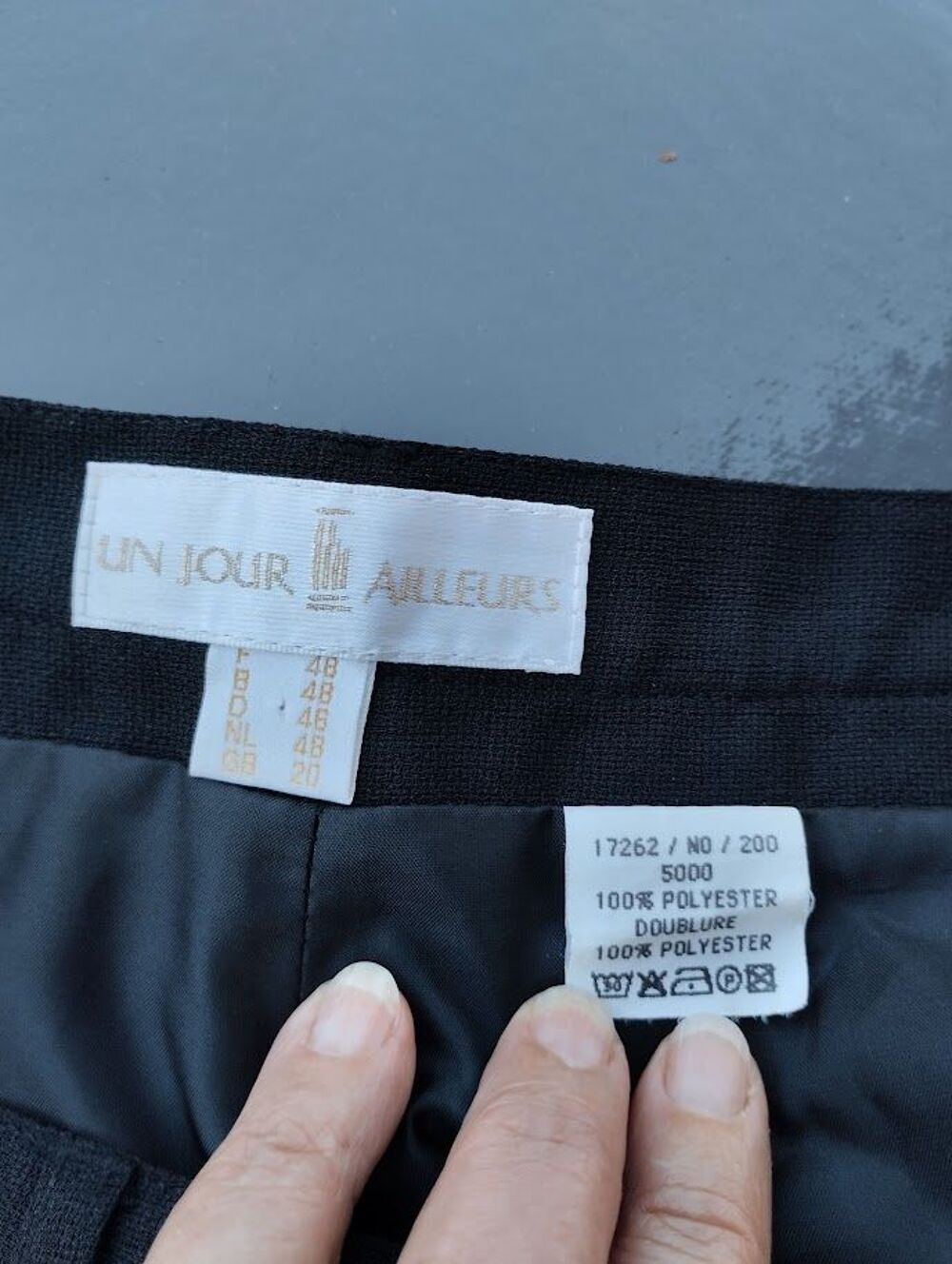 Ensemble &eacute;l&eacute;gant Un Jour Ailleurs ? id&eacute;al c&eacute;r&eacute;monie&nbsp;
Vêtements