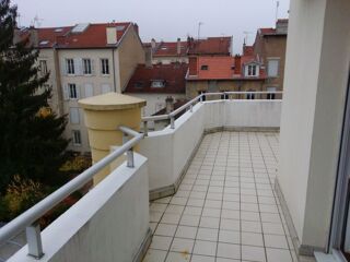  Appartement à louer 6 pièces 137 m²