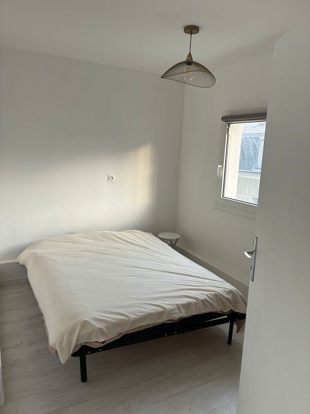 Location Appartement Charmant T2 meublée bien desservi + commerces Colombes