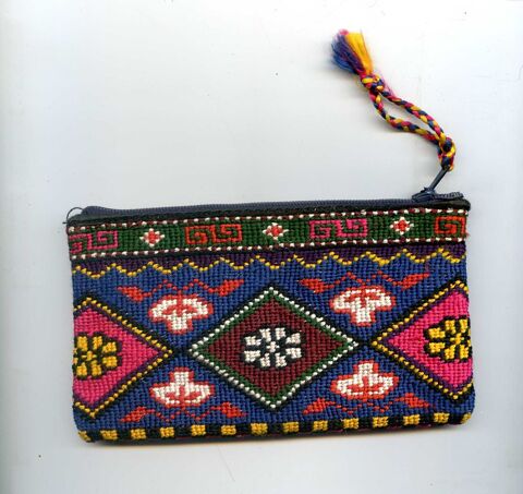 POCHETTE EN CANEVAS  5 Rennes (35)