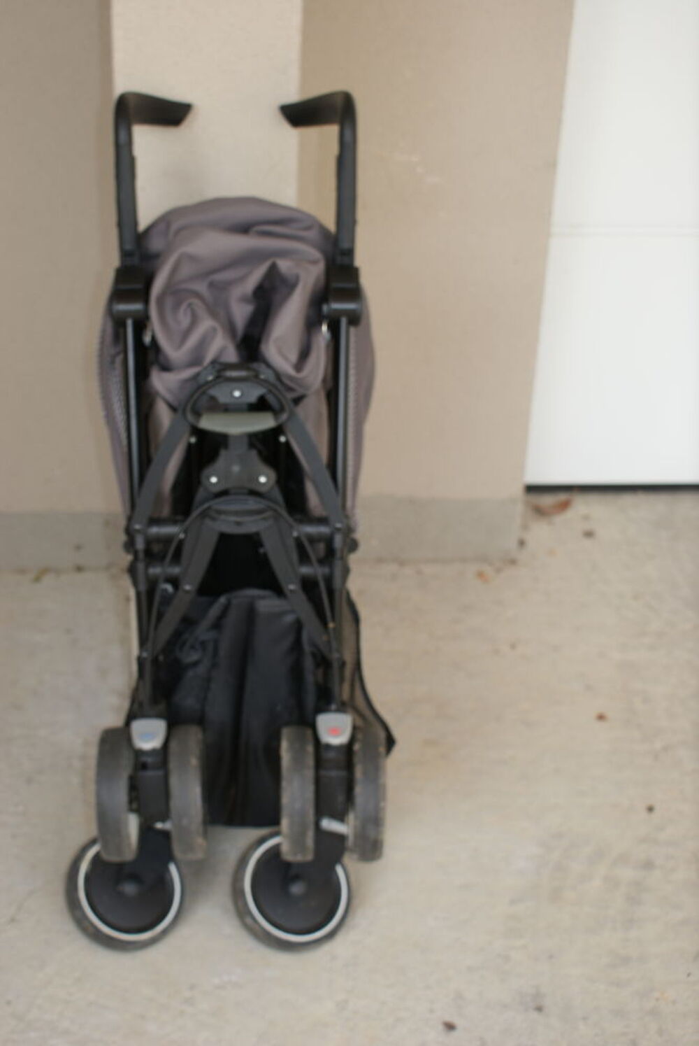 POUSSETTE BEBE Mobilier enfants