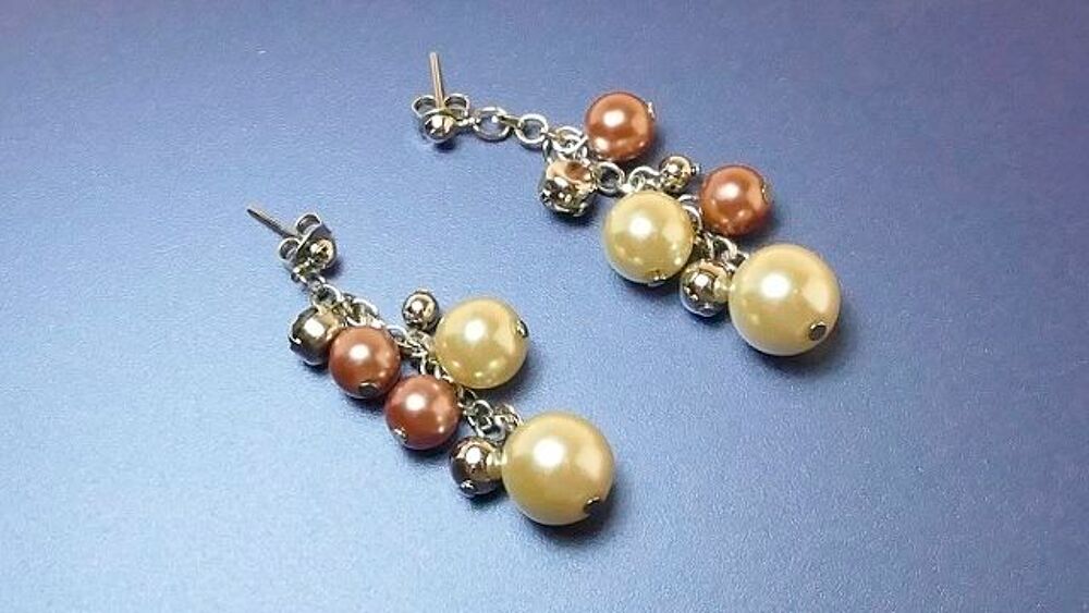 Paire de boucles d'oreilles Bijoux et montres