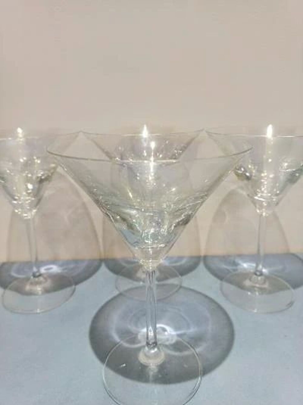 Lot 4 verres martini iris&eacute;s 16,5 cm cocktail Décoration