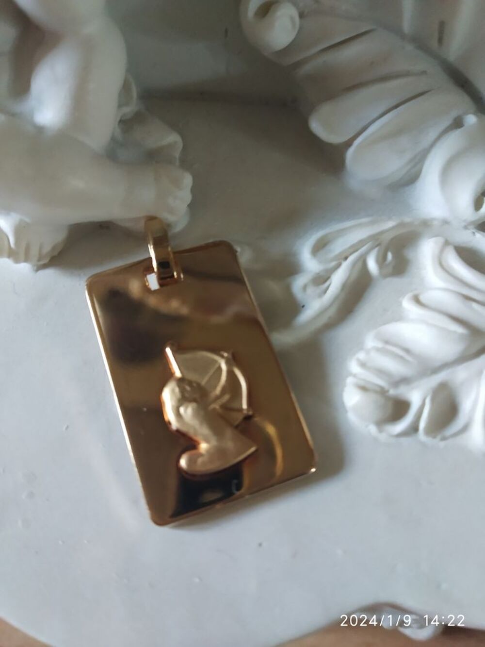 M&eacute;daille signe du Zodiaque Bijoux et montres