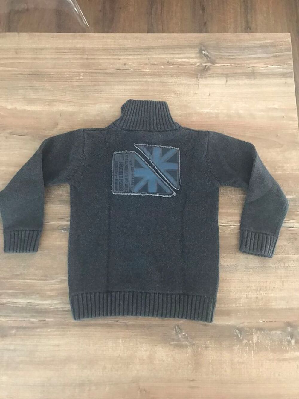 Pull enfant gar&ccedil;on " Tape &agrave; l' oeil " Vêtements enfants