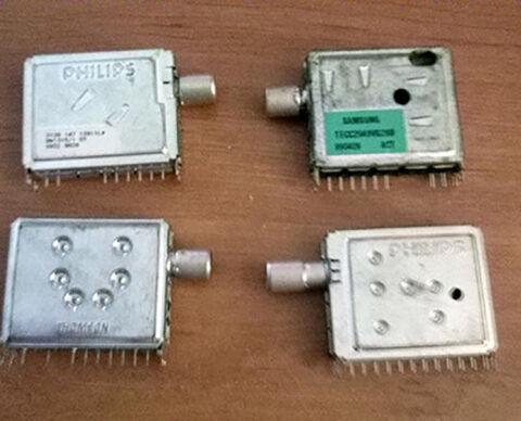 Lot de 14 Tuners pour t�l�viseurs 95 Blaye (33)