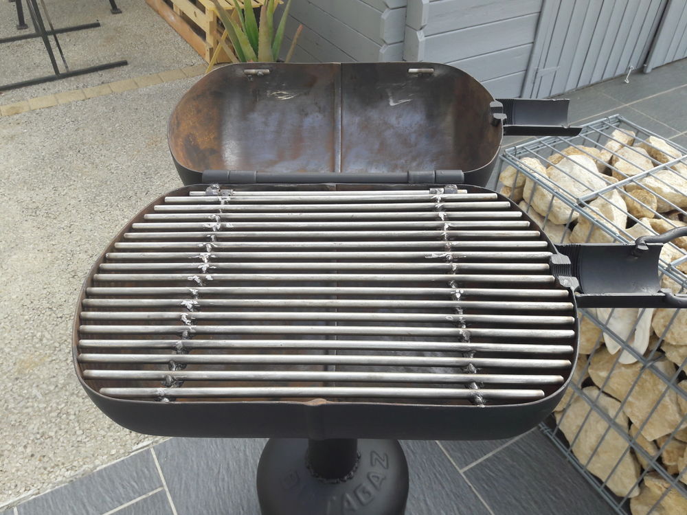 BARBECUE &Agrave; BOIS FABRICATION MAISON Jardin
