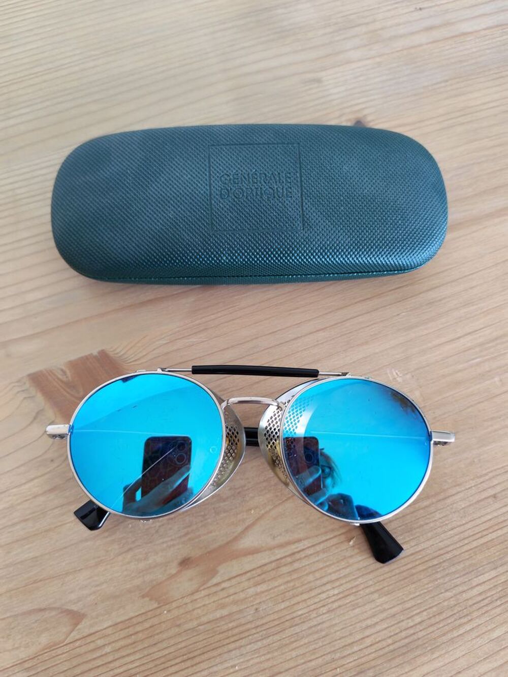 Lunettes solaires mixtes verres bleus Bijoux et montres
