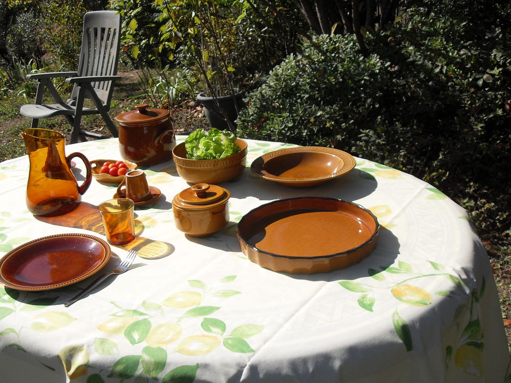Vaisselle style proven&ccedil;al Cuisine