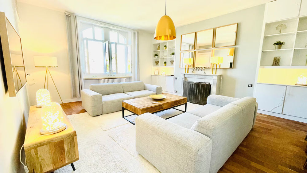 Location Appartement 170 m² meublés, 4 chambres, balnéo ? Reims hypercentre Reims