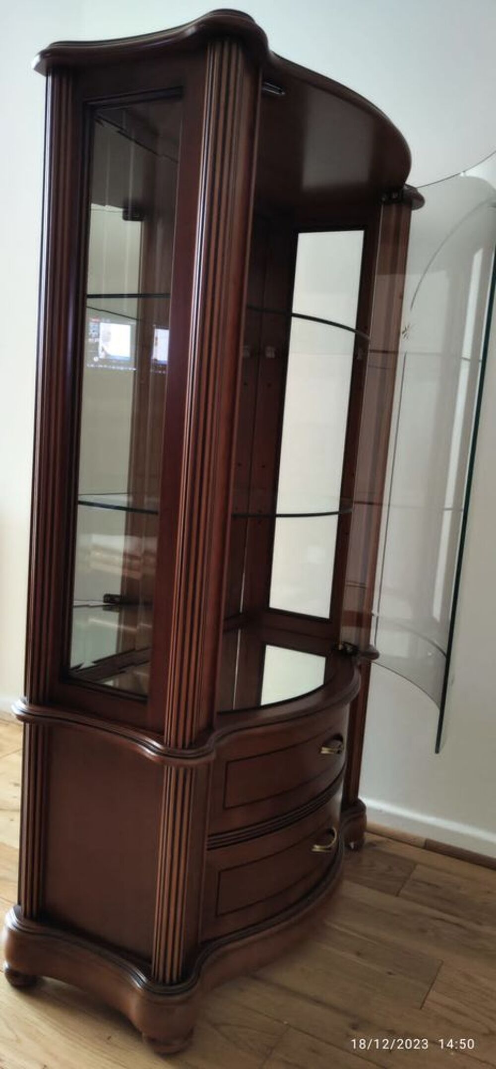 Vitrine en merisier Meubles