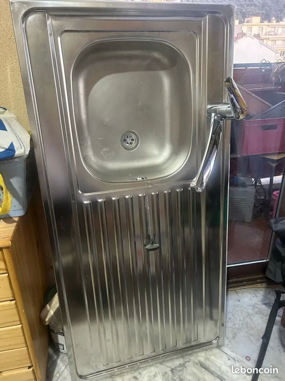 &eacute;vier de cuisine inox comme neuf avec mitigeur et bonde
Meubles