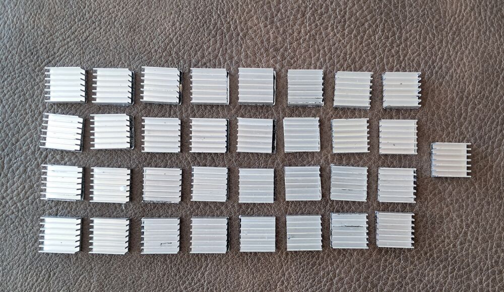 lot de 94 dissipateur thermique aluminium 
2 tailles Matériel informatique