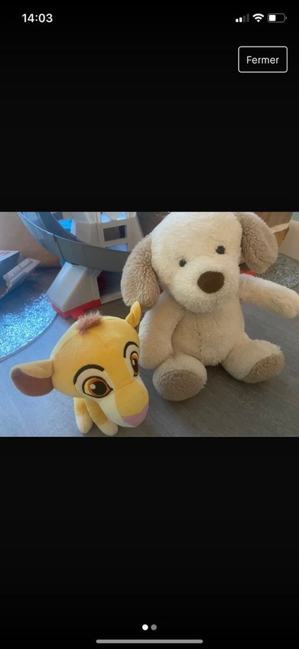 lot de 2 peluches et une voiture Jeux / jouets