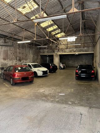  Parking / Garage  vendre 300 m