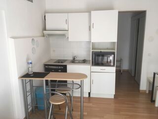  Appartement à louer 2 pièces 27 m²