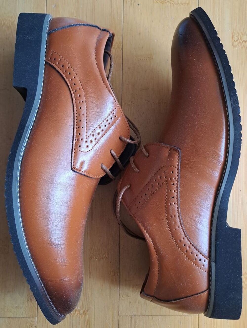 Chaussures neuves en cuir, semelle int&eacute;rieure cuir Chaussures