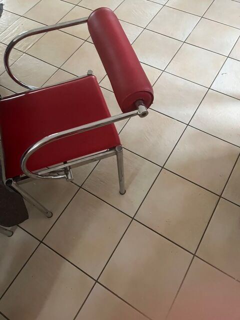 Chaise  rouge lot de deux Grospierres (07)
