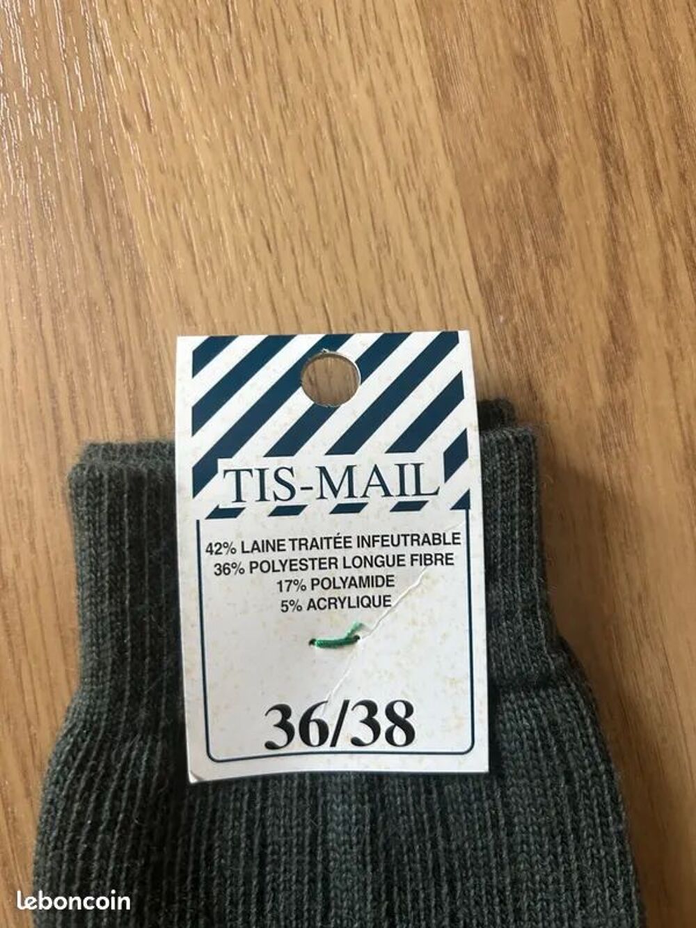 4 paires de chaussettes laine , neuves Vêtements