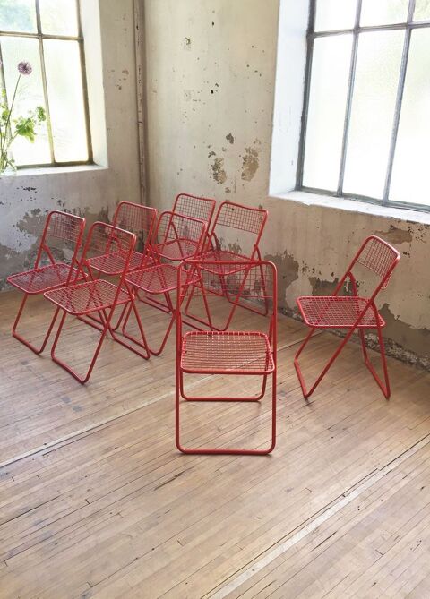 Chaises pliantes en m�tal grillage rouge Niels Gammelgaard 80 Ris-Orangis (91)