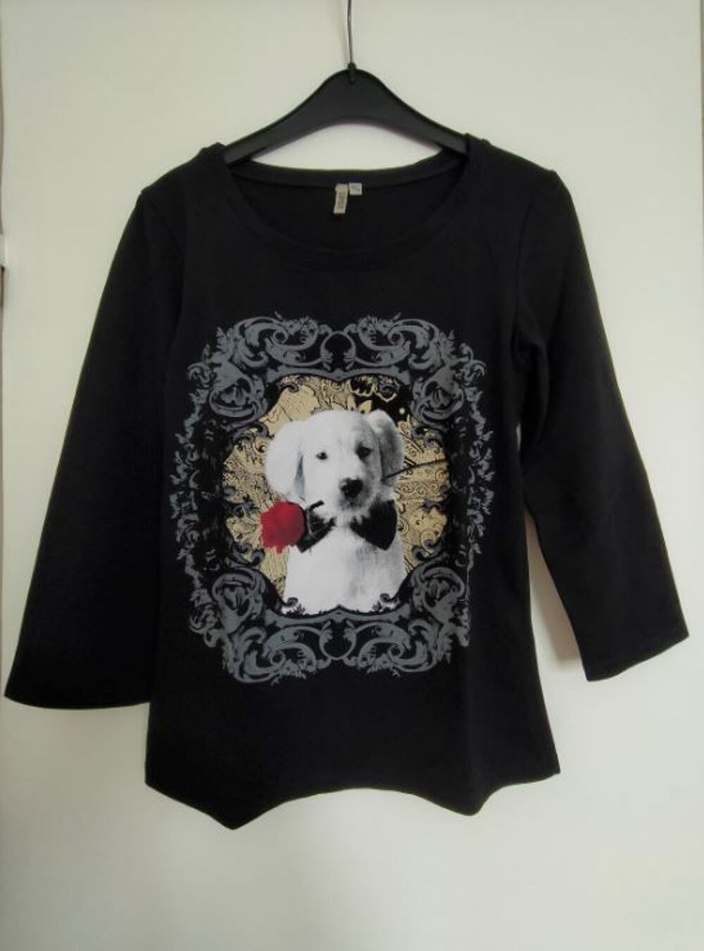 Tee-shirt noir chien blanc rose rouge "Spot" T36 Vêtements